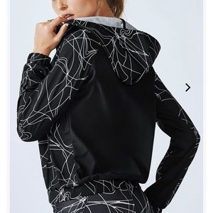 Fabletics Jaie Transitional windbreaker. Hooded.